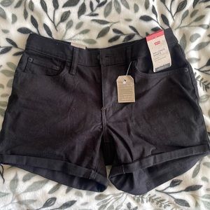 Black Mid-Length Levi’s shorts